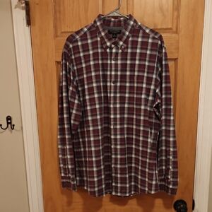 Club Room Men’s Red Plaid Button-Down Shirt